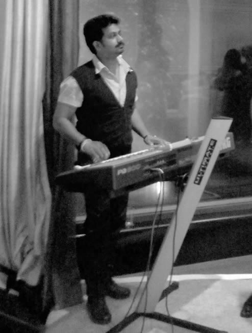 indian keyboard players Abu Dhabi Uae