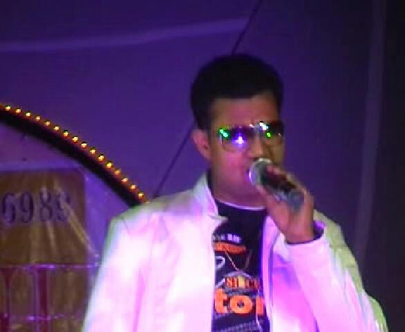 professional male singer Abu Dhabi Uae