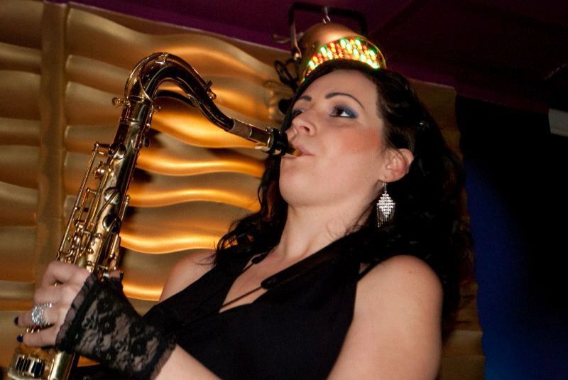 female saxophone players Abu Dhabi Uae