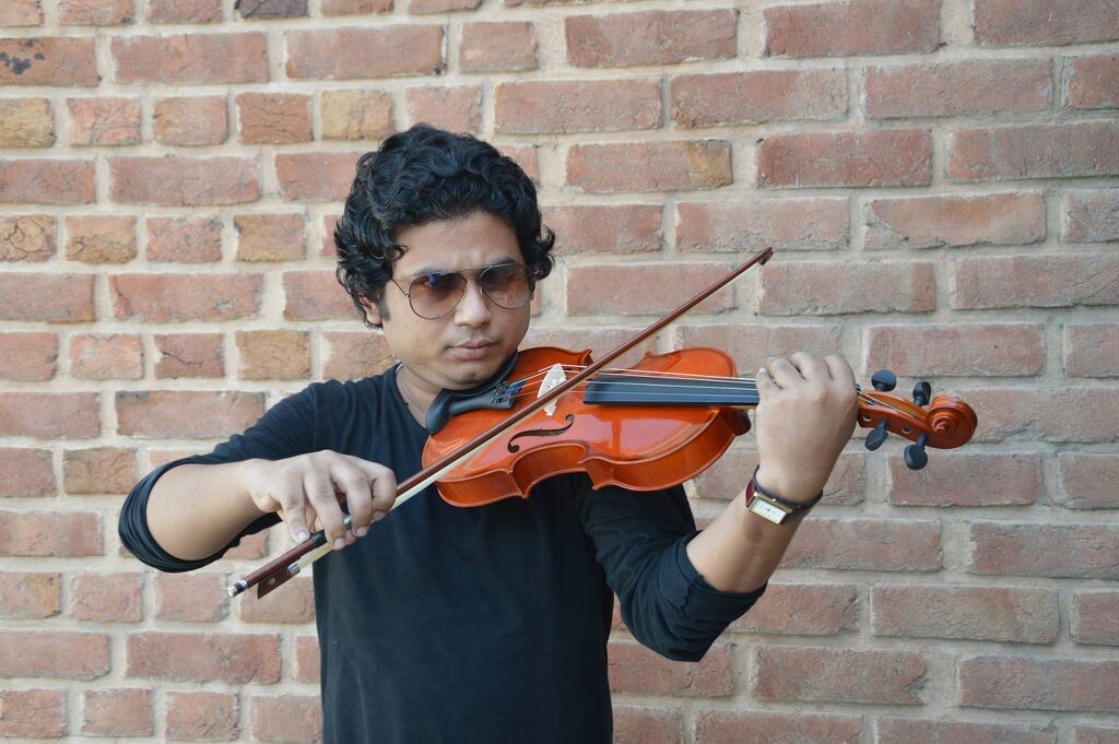 best violin players Abu Dhabi Uae